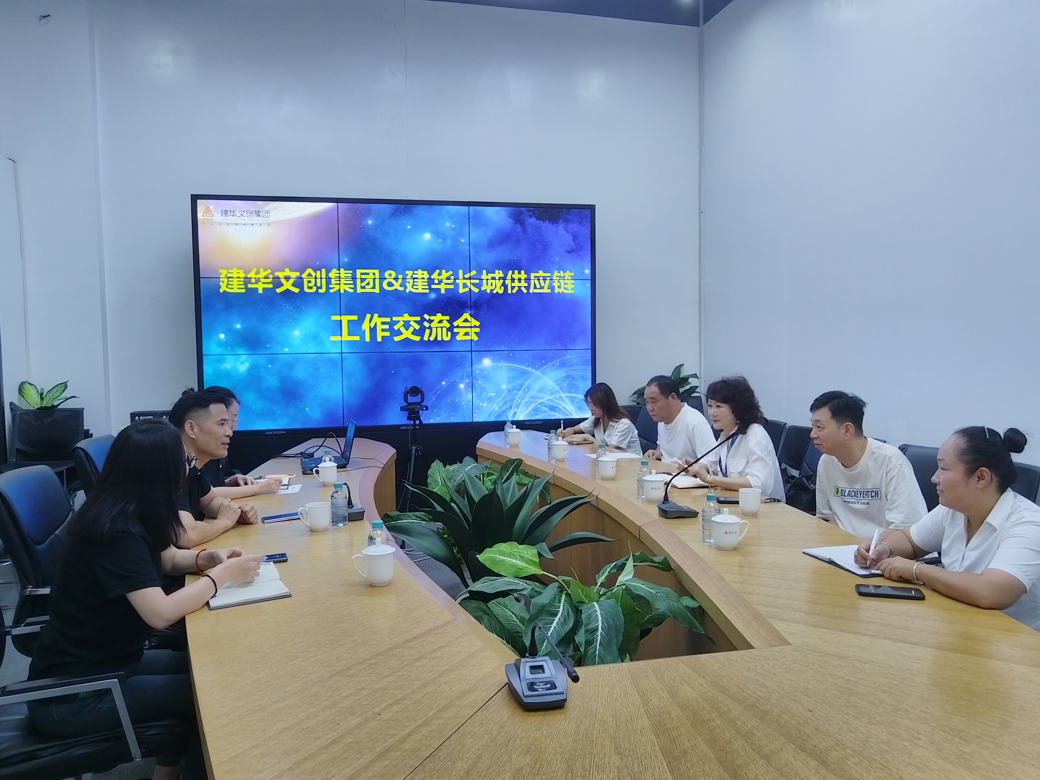 9227新葡的京集团文创集团与9227新葡的京集团长城机电公司举行事情交流会