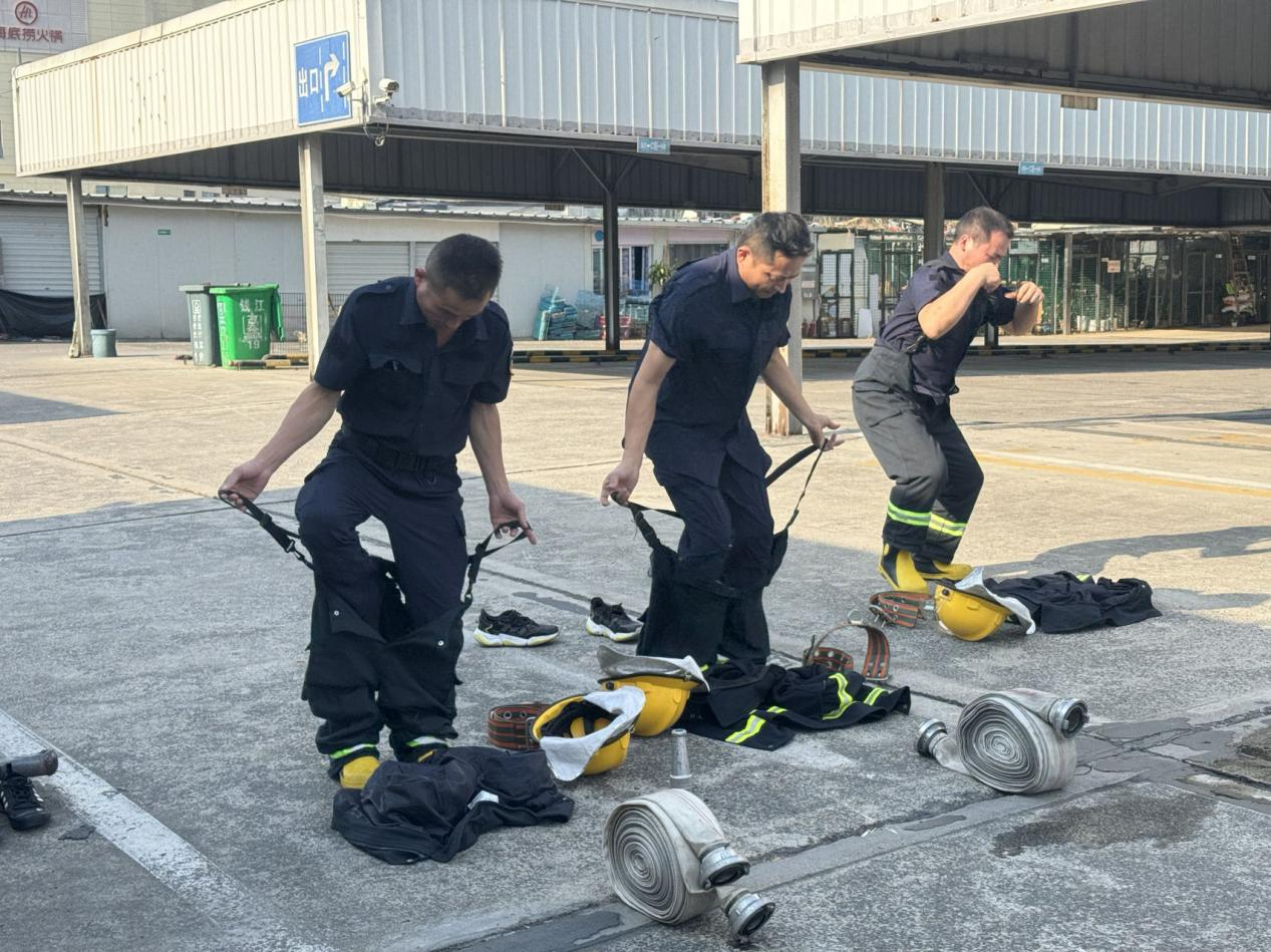 筑牢“防火墙”，，，，，钱江商城起劲备战消防运动会