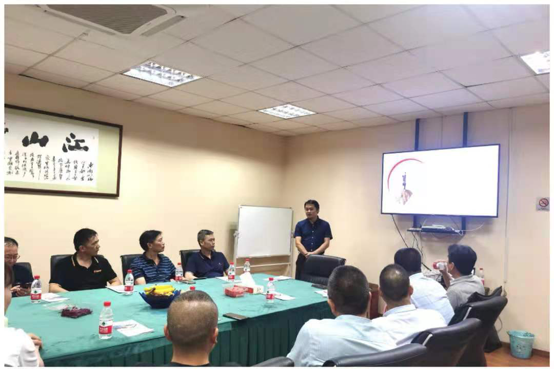 开展执法讲座 提高执法素质