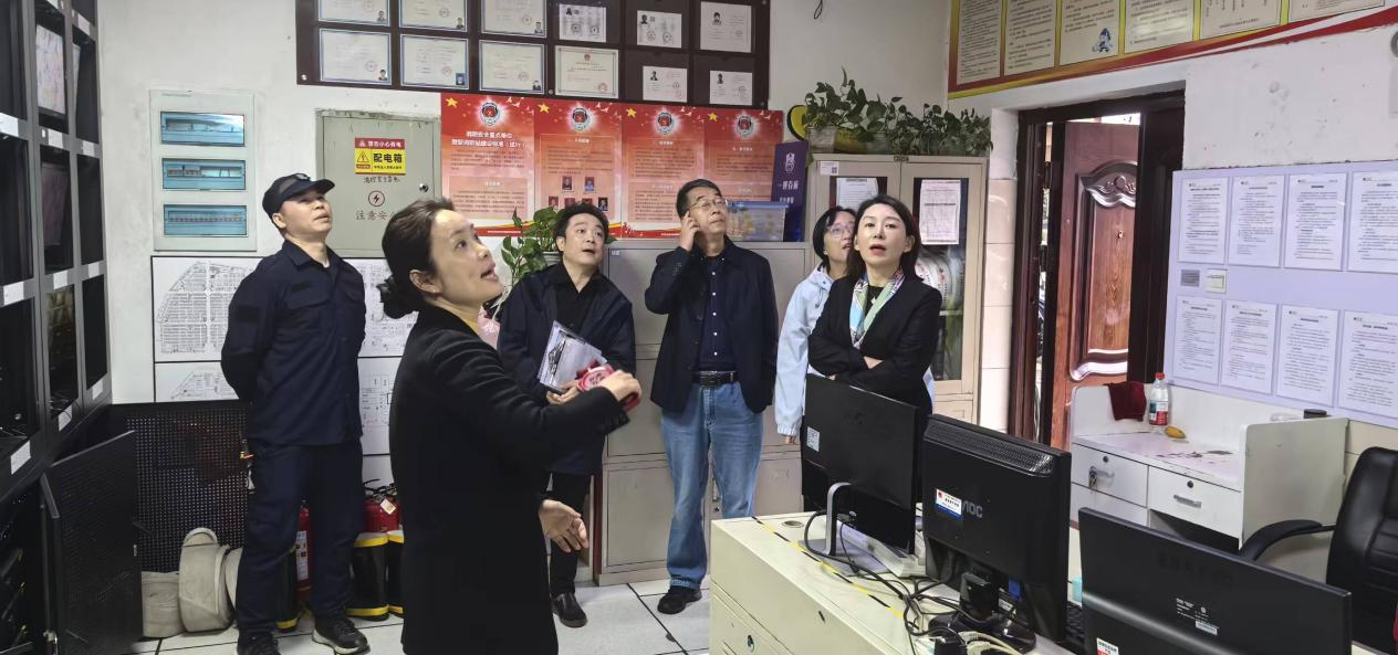 钱江商城迎接大关街道节前消防清静检查，，，，，，全力筑牢节日“防火墙”