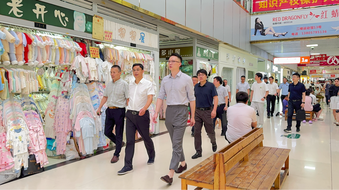 绷紧“清静弦”，，，把好“节前关”！拱墅戋戋向导莅临钱江商城开展节前清静生产检查