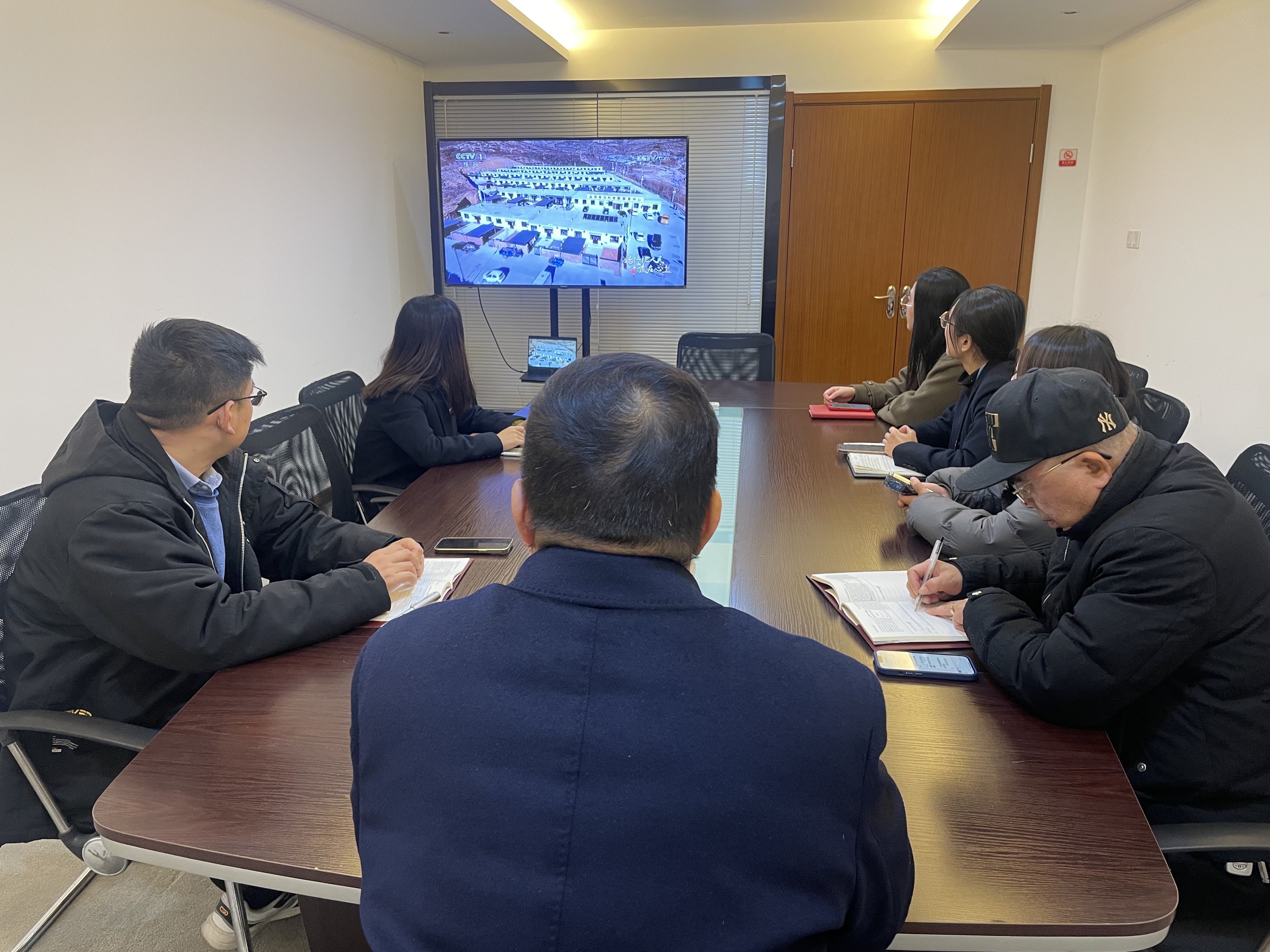 水晶城党支部开展2月党员牢靠活动