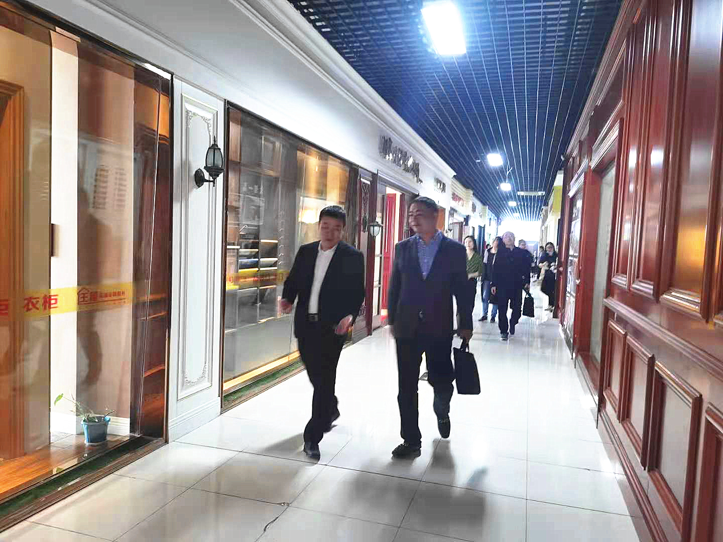 9227新葡的京集团市场加入全市职工步队情形调研指导座谈会