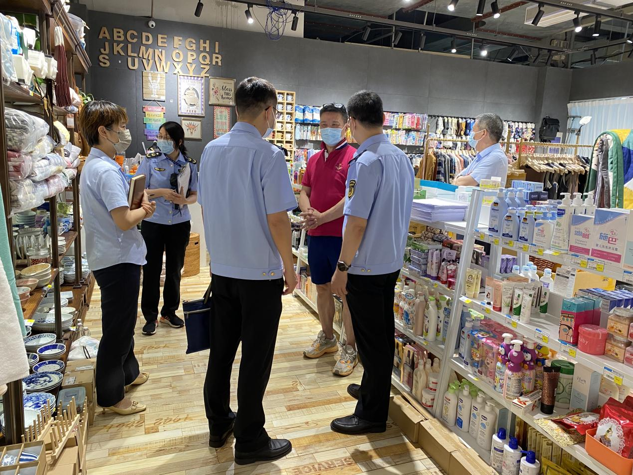 杭州市市场监视治理局陈丹坚副局长走访钱江商城检查疫情防控事情