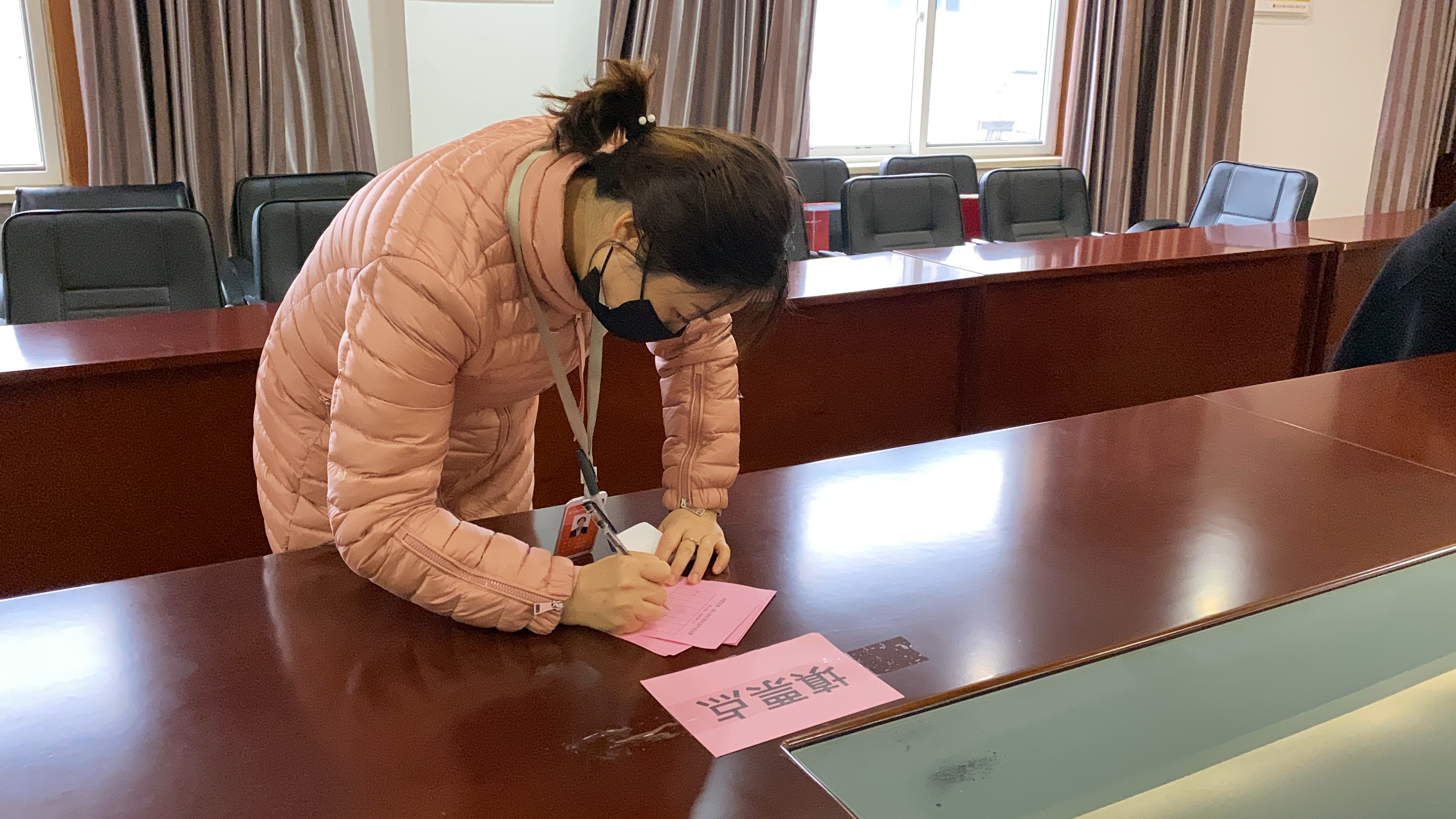 钱江商城举行人大代表换届 ——选举投票